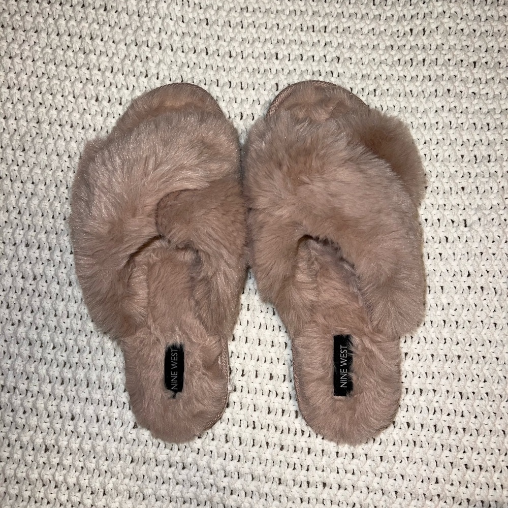 Slippers - Picture 2 of 5
